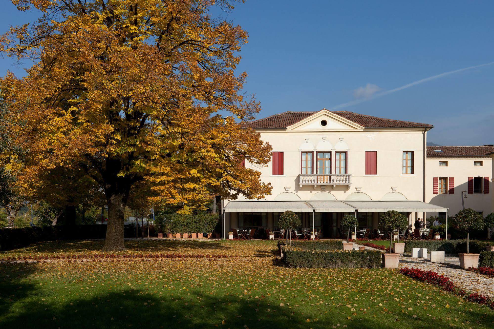 Ca' Sette Hotel 4*